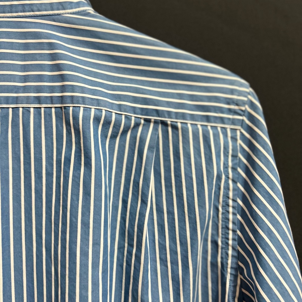 Abercrombie & Fitch muscle button down striped shirt. - Picture 11 of 12